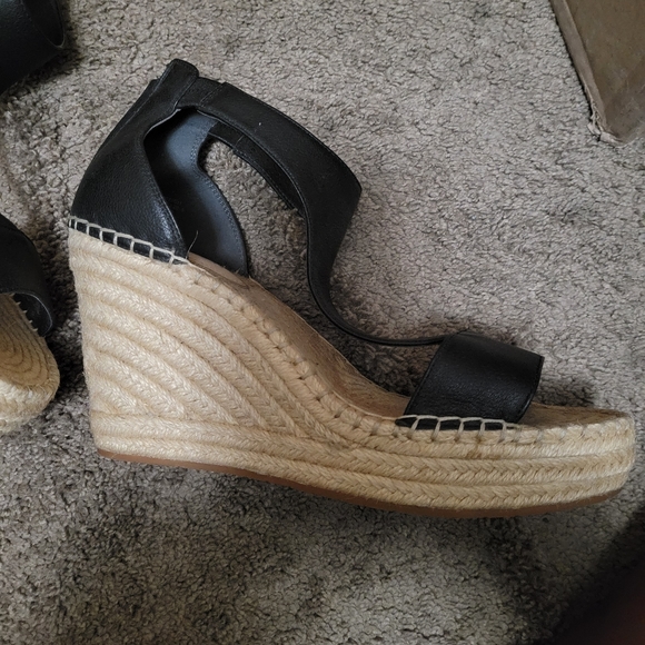 Kenneth Cole espadrille sandals - Picture 3 of 5
